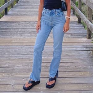 Abercrombie & Fitch Curve Love 90s Ultra High Rise Straight Jeans